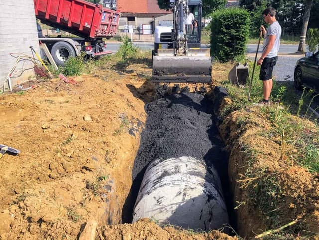 Client satisfait après le contrôle de sa citerne